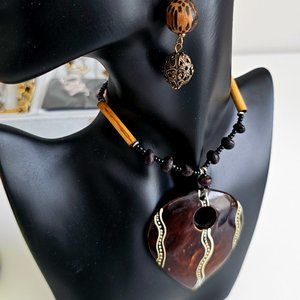 Queen's Command Necklace